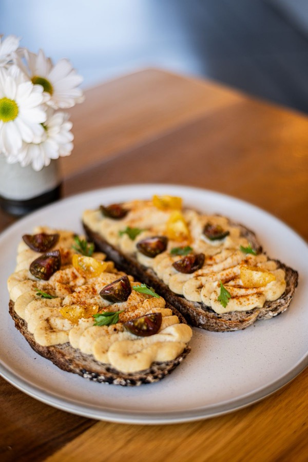Brote mit Hummus